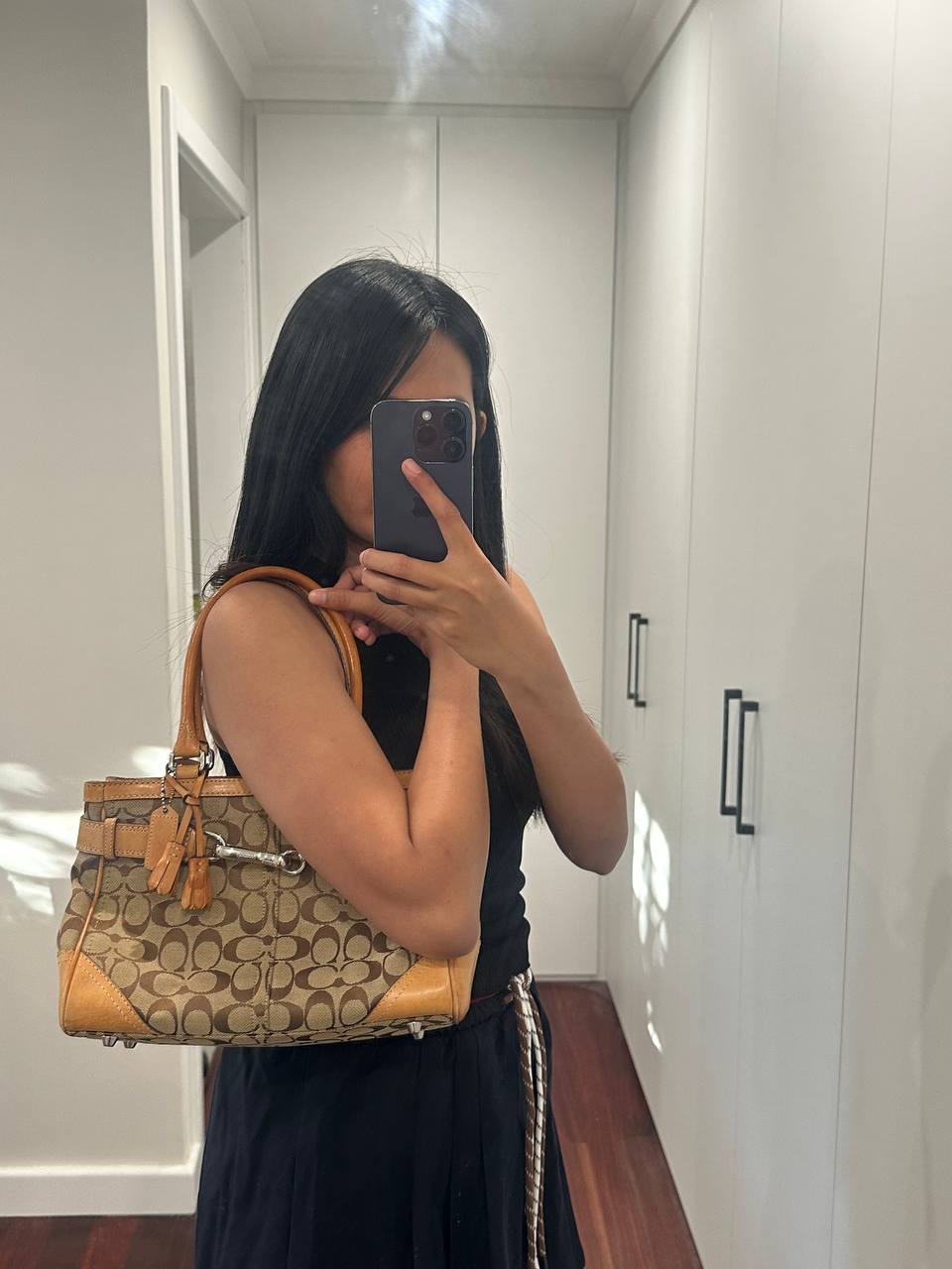 Authentic Coach Signature Hampton Shoulder Bag