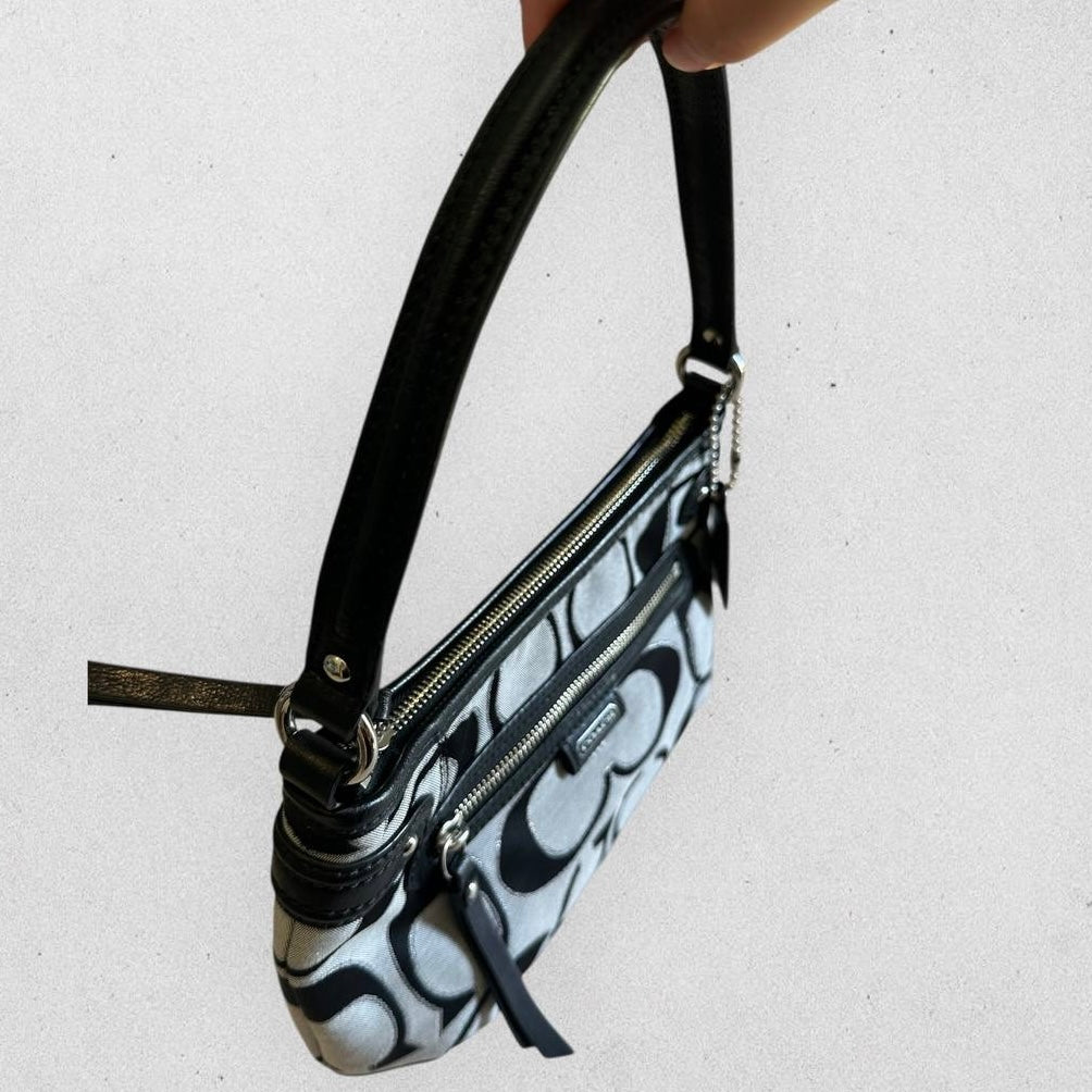 Authentic Vintage Coach Poppy Signature Shoulder Bag