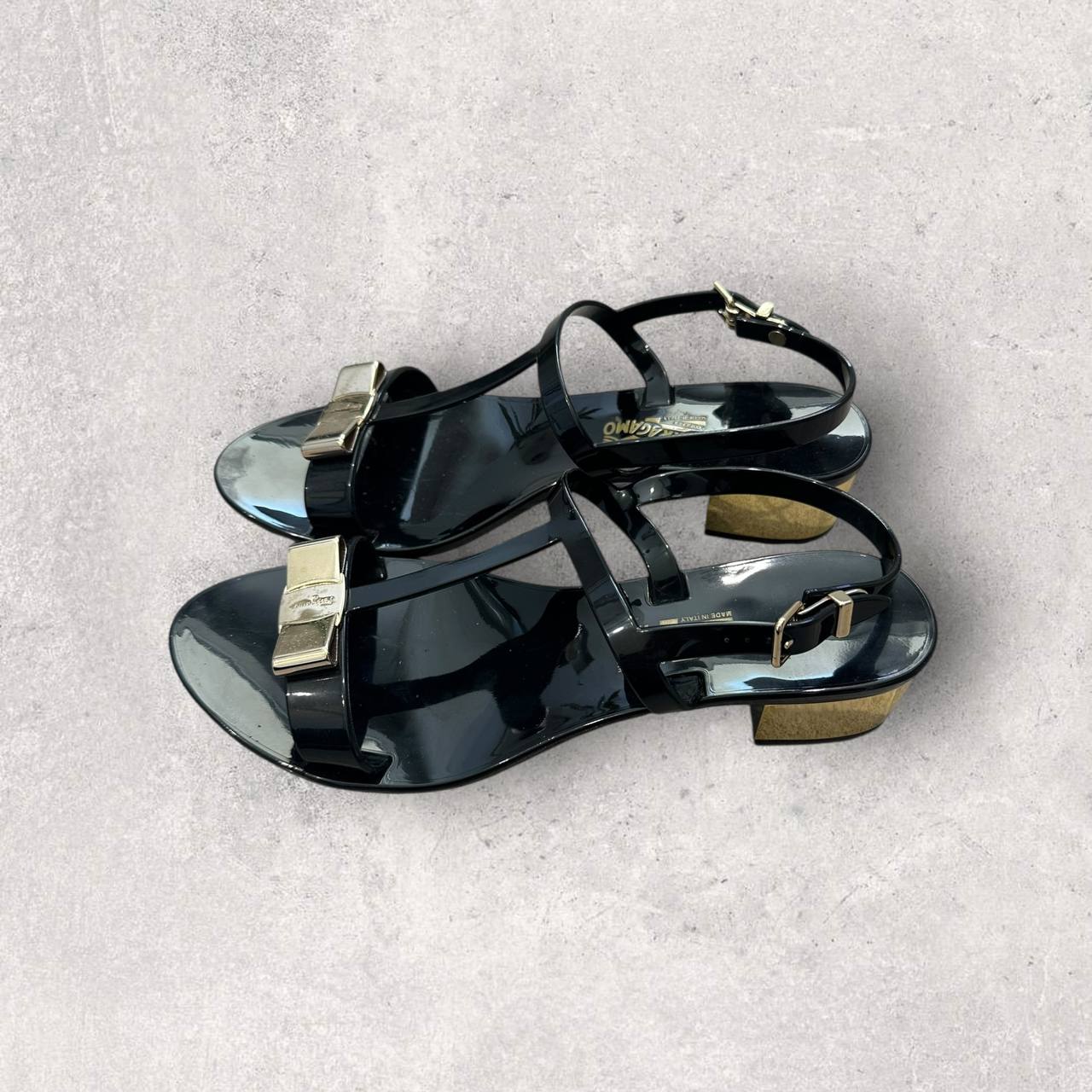 Authentic Vintage Ferragamo Vera Sandal Size 7