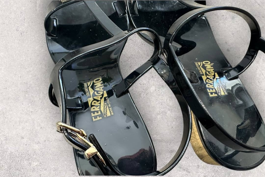 Authentic Vintage Ferragamo Vera Sandal Size 7