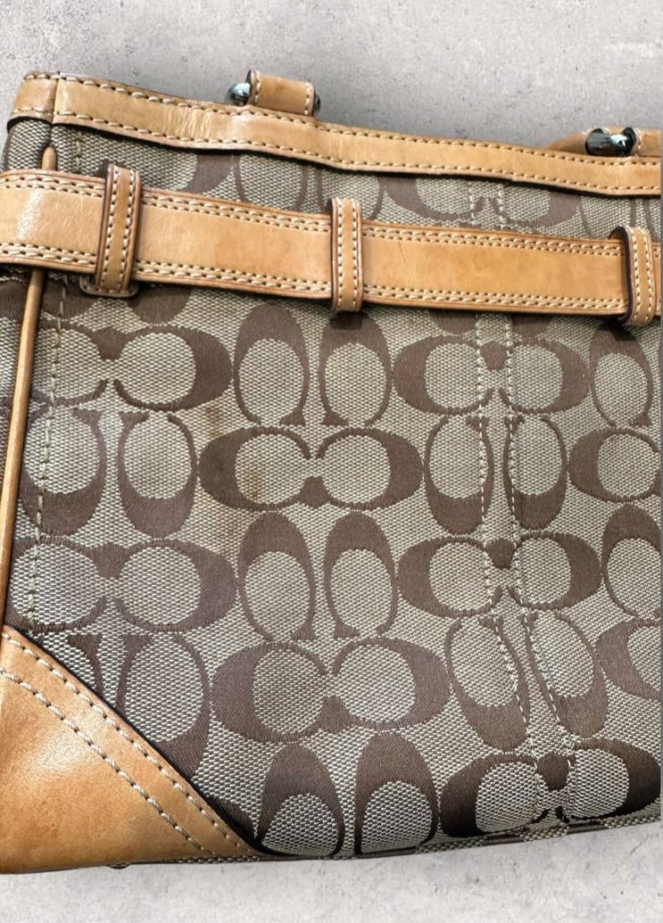 Authentic Coach Signature Hampton Shoulder Bag