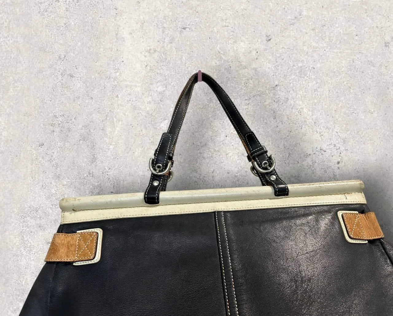 Authentic Vintage Coach Leather Clasp Bag