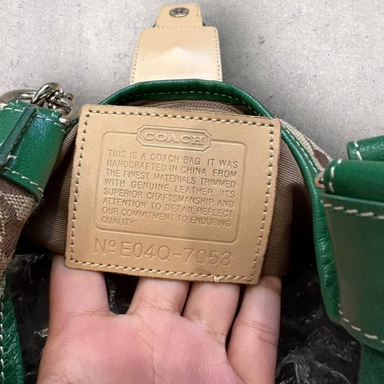 Authentic Vintage Coach Hamptons Buckle Shoulder Bag