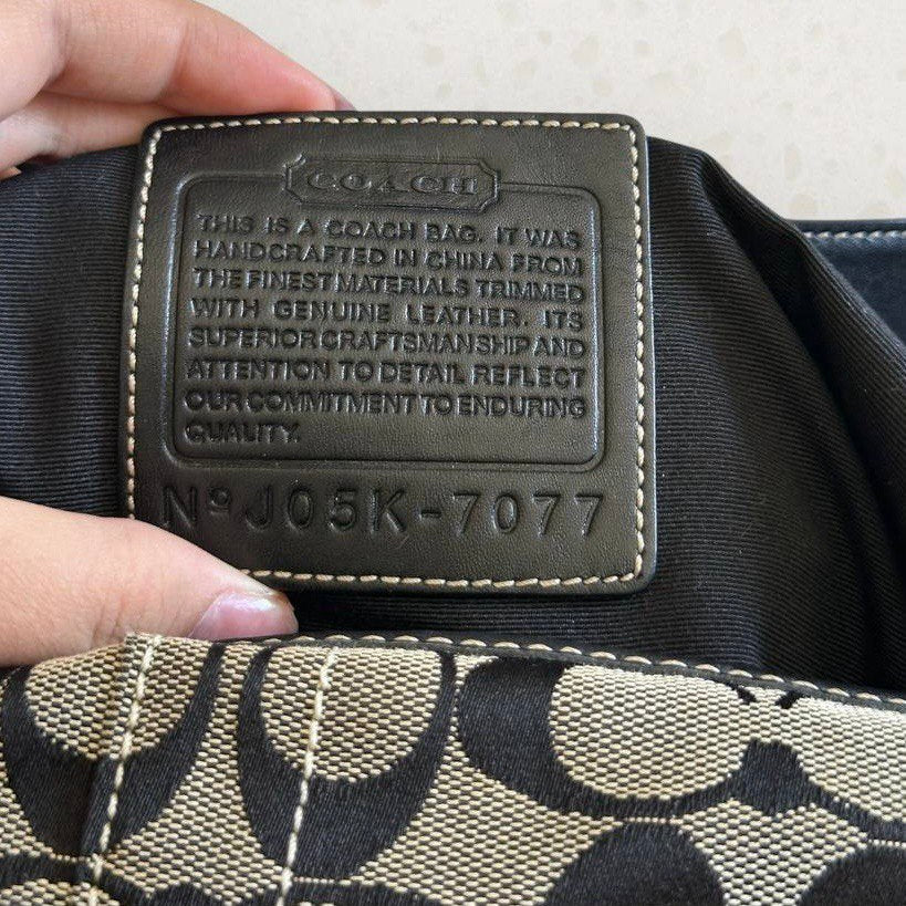 Authentic Vintage Coach Signatue Shoulder/Crossbody Bag