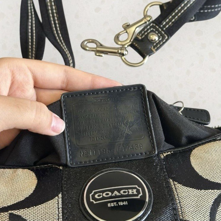 Authentic Vintage Coach Poppy Signature Shoulder Bag
